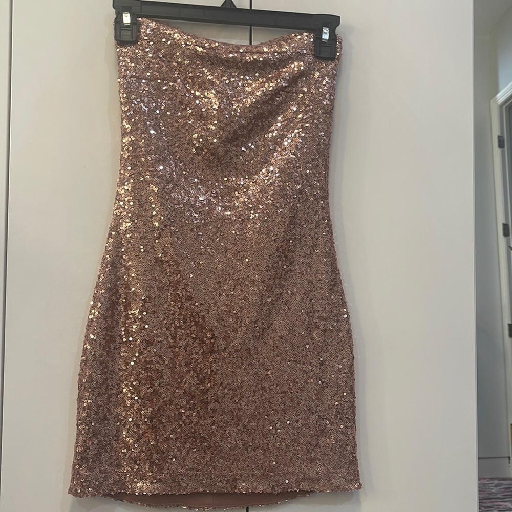 Blush sequin dress size small. Super cute size small